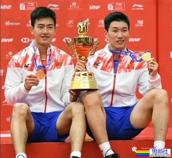 羽毛球队00后帅哥闪耀杭州亚运会，羽毛球队颜值天花板来了！ - 51虹马