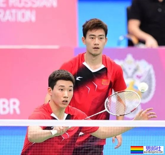 羽毛球队00后帅哥闪耀杭州亚运会，羽毛球队颜值天花板来了！ - 51虹马