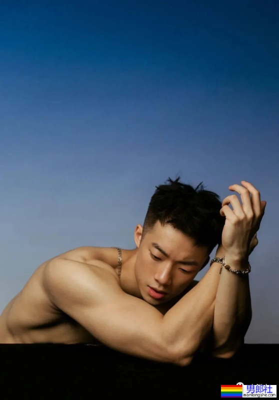 细狗奶狗不如小狼狗，这腰硬的能砸核桃！ - 51虹马