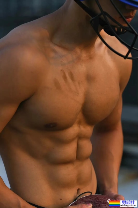 厦门不穿衣服的“肌肉司机”，22岁183CM私教腹肌有多硬？ - 51虹马
