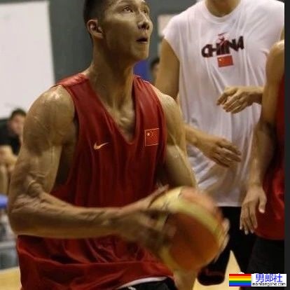 22岁天津191CM篮球体育生,脱衣打球,这背太美了 - 51虹马 22岁天津191CM篮球体育生,脱衣打球,这背太美了 - 51虹马