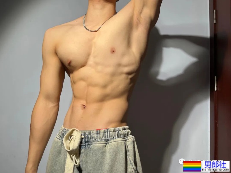 身高183cm拥有完美八块腹肌的山东男人 - 51虹马 身高183cm拥有完美八块腹肌的山东男人 - 51虹马
