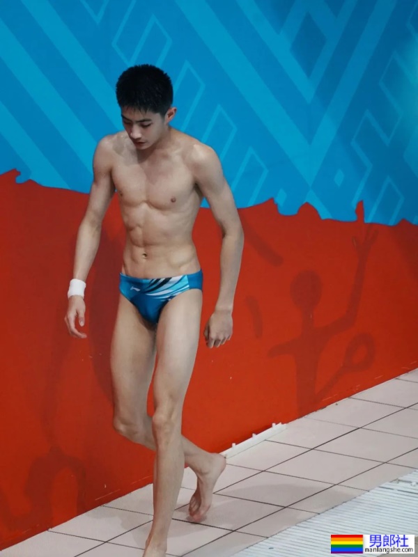 实拍山西17岁跳水小哥皮亚宁，05后的男生太强了 - 51虹马
