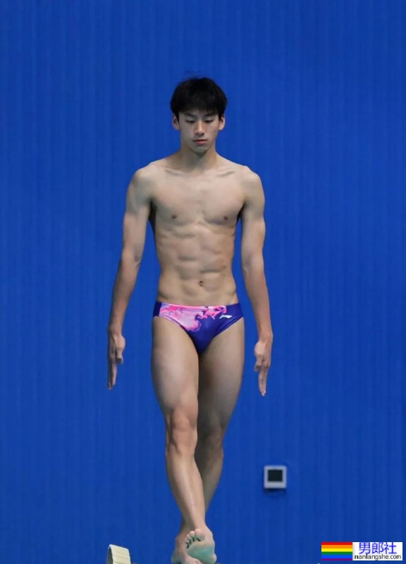 跳水队新晋颜值天花板严鑫,17岁186CM的白皮肌肉少年 - 51虹马 跳水队新晋颜值天花板严鑫,17岁186CM的白皮肌肉少年 - 51虹马
