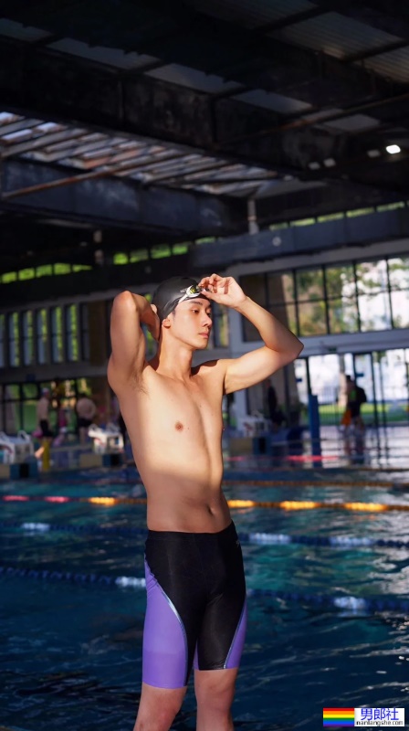 游泳冠军退役当教练，穿紧身泳裤，教你游泳可以吗？ - 51虹马