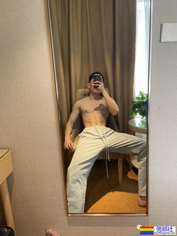 身高183cm拥有完美八块腹肌的山东男人 - 51虹马 身高183cm拥有完美八块腹肌的山东男人 - 51虹马