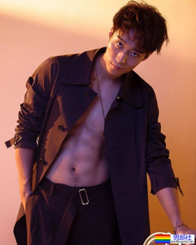 被女记者采访后他终于回归了！最新写真大片一览！ - 51虹马