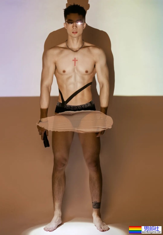 细狗奶狗不如小狼狗，这腰硬的能砸核桃！ - 51虹马