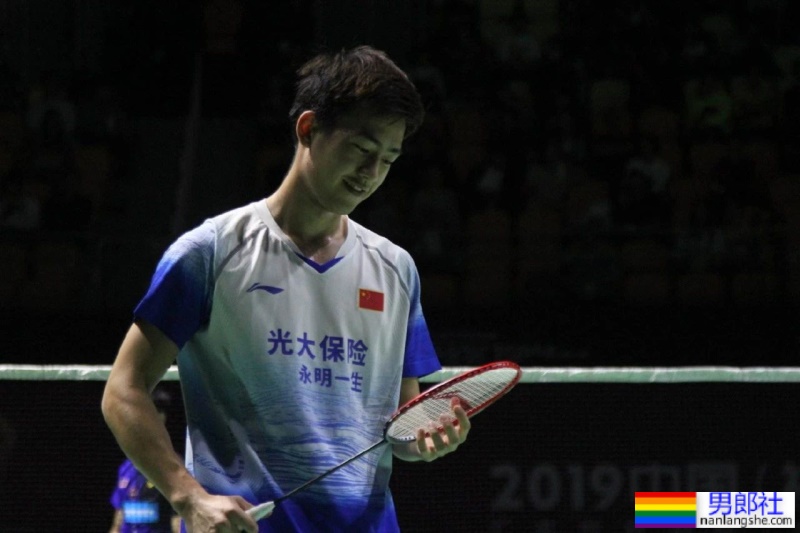 羽毛球队00后帅哥闪耀杭州亚运会，羽毛球队颜值天花板来了！ - 51虹马