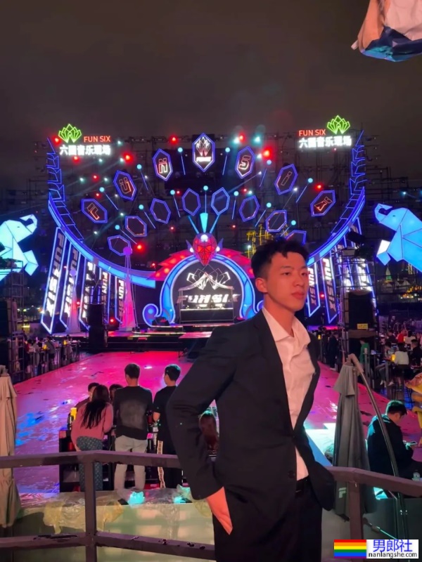 体育生穿上正装，简直帅爆了 - 51虹马