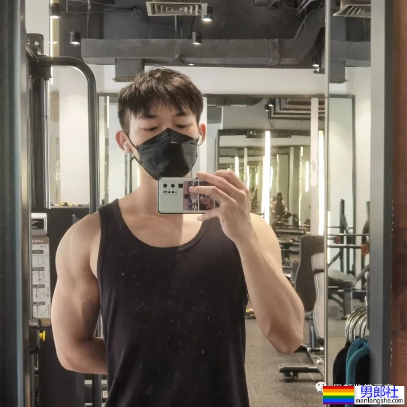 推上183cm极品肌肉小哥哥,腹肌身材太诱惑了! - 51虹马 推上183cm极品肌肉小哥哥,腹肌身材太诱惑了! - 51虹马