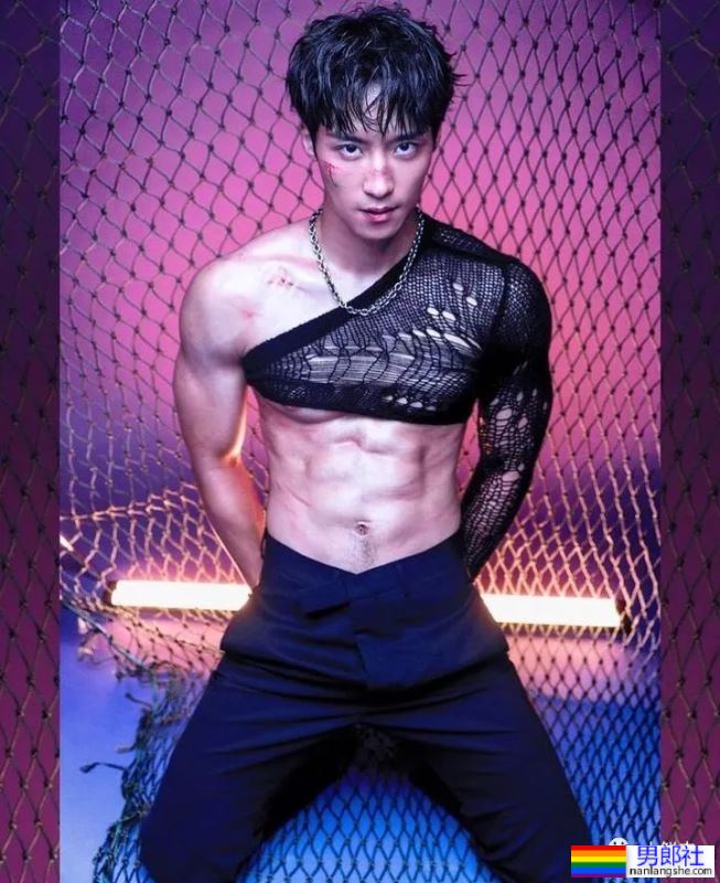 被女记者采访后他终于回归了！最新写真大片一览！ - 51虹马