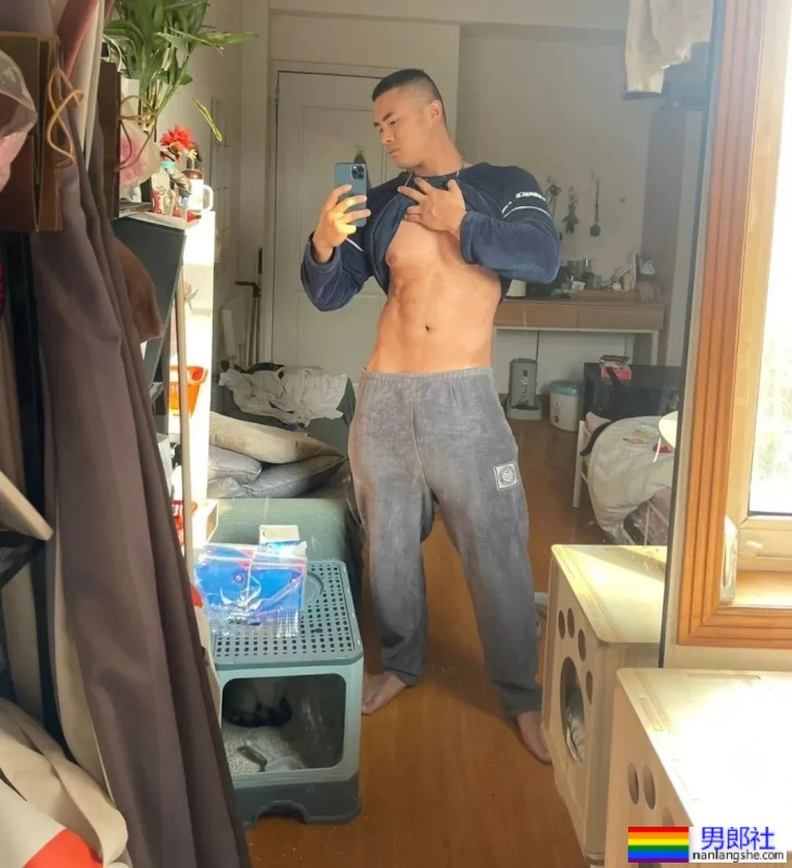 山东体院的壮男体育生，又高又大这谁抵抗得了啊？ - 51虹马