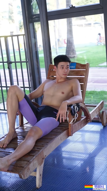 游泳冠军退役当教练，穿紧身泳裤，教你游泳可以吗？ - 51虹马