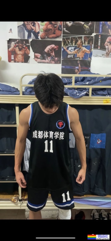 成都体育学院的室友，没事就脱衣服 - 51虹马