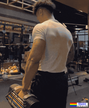 32岁的蒋劲夫，变成这样了.... - 51虹马