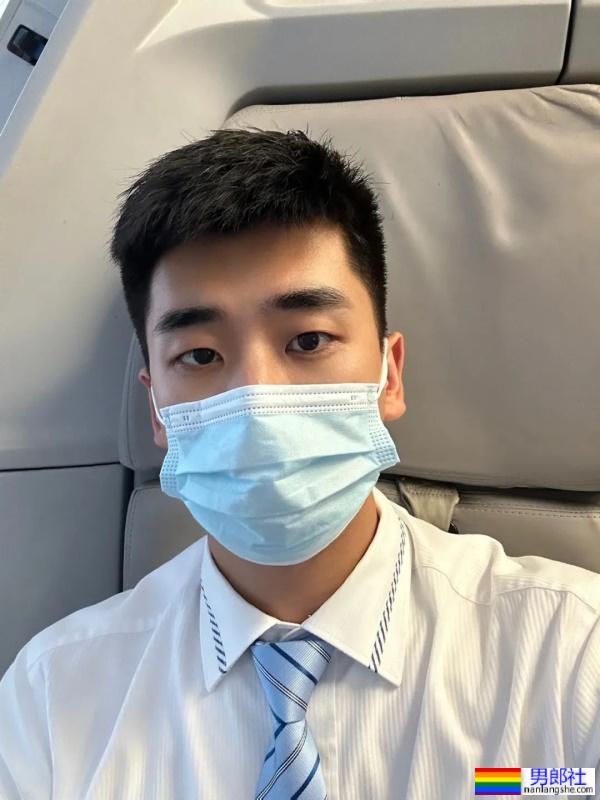 南航空少，穿病号服都觉得太帅了 - 51虹马