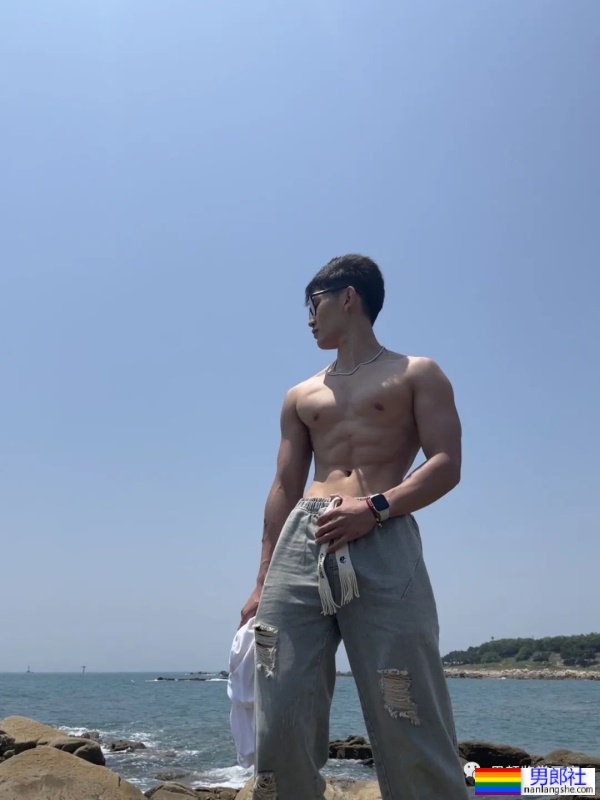 身高183cm拥有完美八块腹肌的山东男人 - 51虹马 身高183cm拥有完美八块腹肌的山东男人 - 51虹马