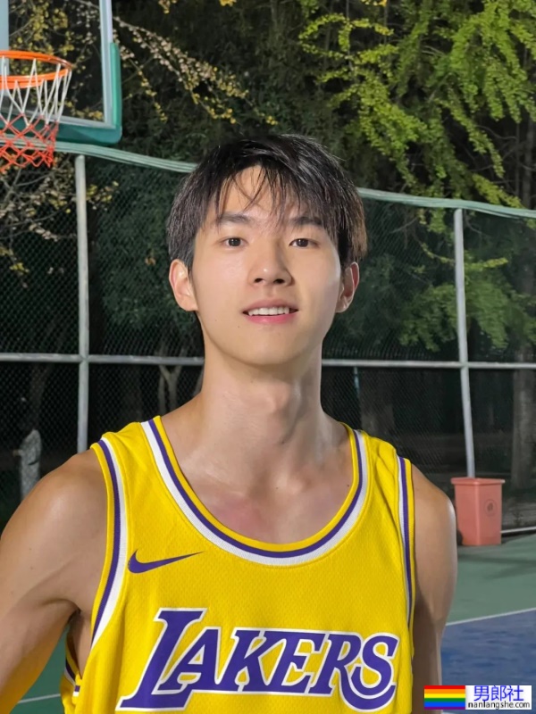 成都体院的小哥哥，阳光又帅气 - 51虹马