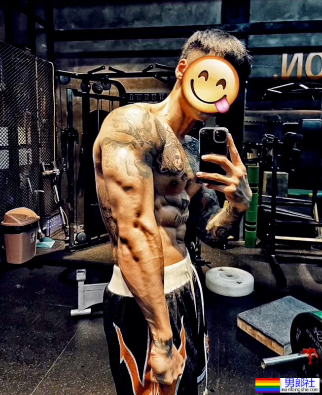 32岁的蒋劲夫，变成这样了.... - 51虹马