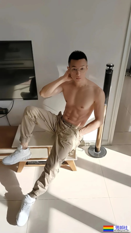 身材这么好的腹肌男人，究竟谁在拥有 - 51虹马