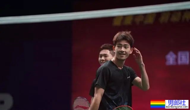 羽毛球队00后帅哥闪耀杭州亚运会，羽毛球队颜值天花板来了！ - 51虹马