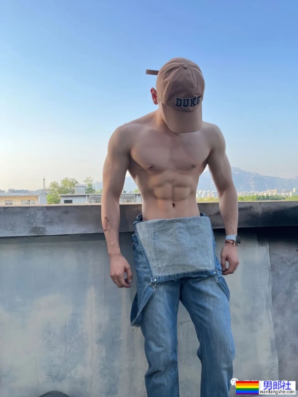 身高183cm拥有完美八块腹肌的山东男人 - 51虹马 身高183cm拥有完美八块腹肌的山东男人 - 51虹马