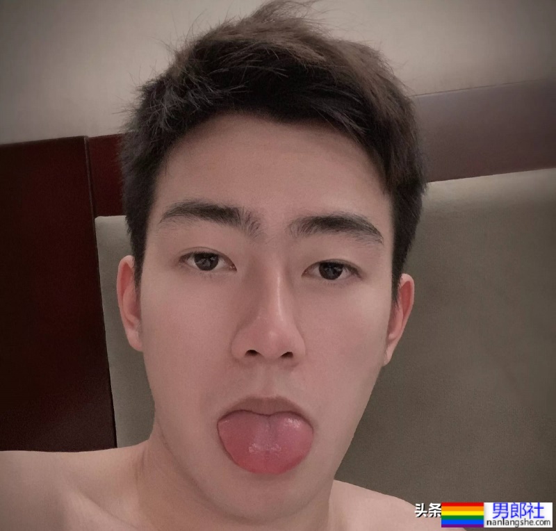 羽毛球队00后帅哥闪耀杭州亚运会，羽毛球队颜值天花板来了！ - 51虹马