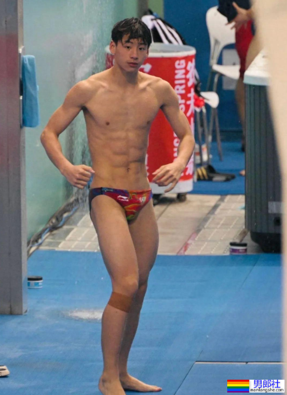 跳水队新晋颜值天花板严鑫,17岁186CM的白皮肌肉少年 - 51虹马 跳水队新晋颜值天花板严鑫,17岁186CM的白皮肌肉少年 - 51虹马