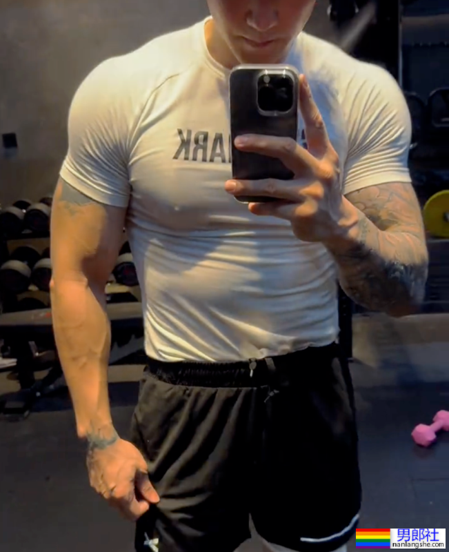 32岁的蒋劲夫，变成这样了.... - 51虹马