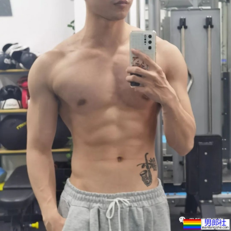 推上183cm极品肌肉小哥哥,腹肌身材太诱惑了! - 51虹马 推上183cm极品肌肉小哥哥,腹肌身材太诱惑了! - 51虹马