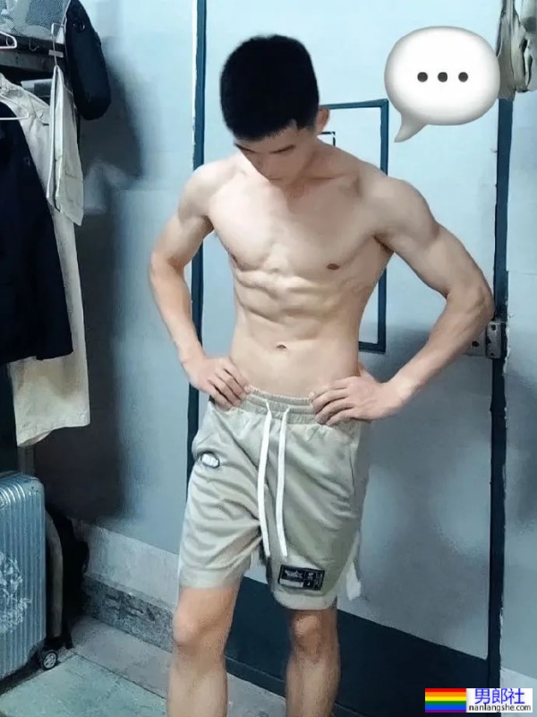 肌肉练到青筋暴起，南昌工程学院20岁的男大学生！  - 51虹马