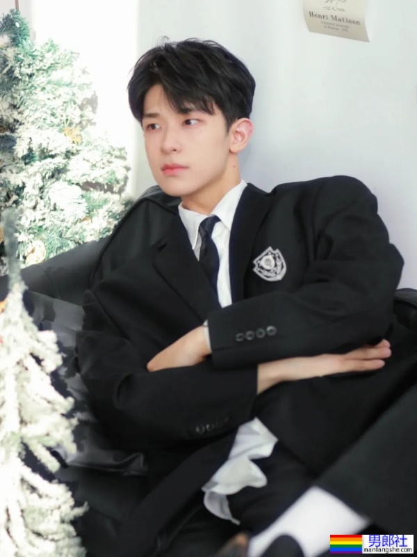 正装哥哥，迷s人 - 51虹马