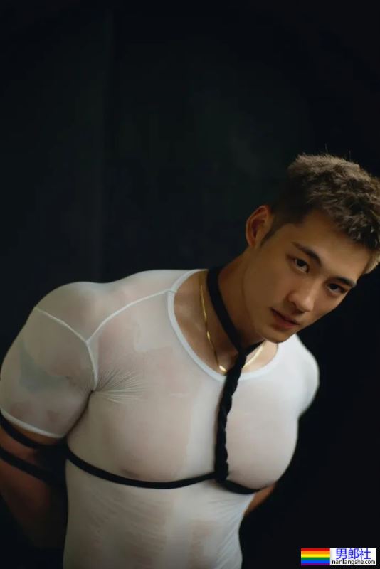 这阳光肌肉m爱了 - 51虹马