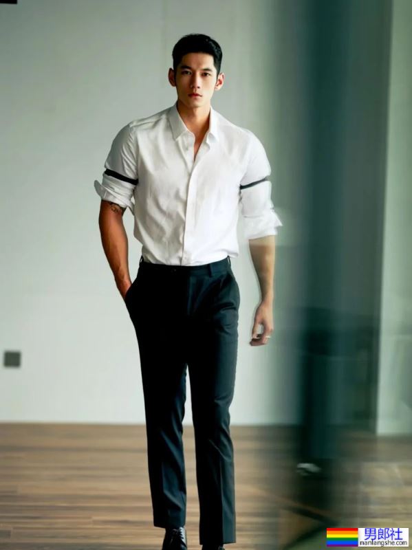 185CM神仙颜值的正装帅哥 - 51虹马