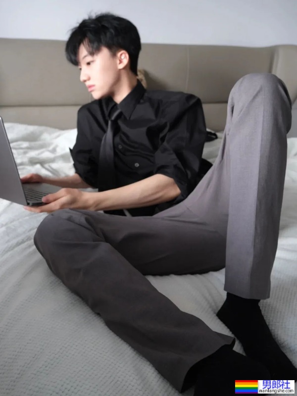 小哥哥面容清秀俊美，肤质白皙-51虹马