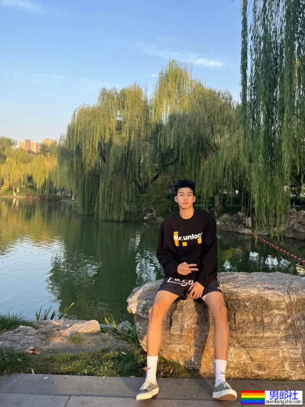 190大长腿帅哥，才19岁哦！ - 51虹马