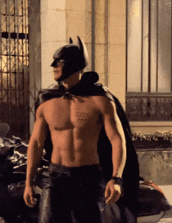 上海万圣节被带走的肌肉蝙蝠侠，原来是他！ - 51虹马