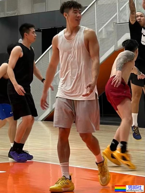 爱运动的大男孩 - 51虹马