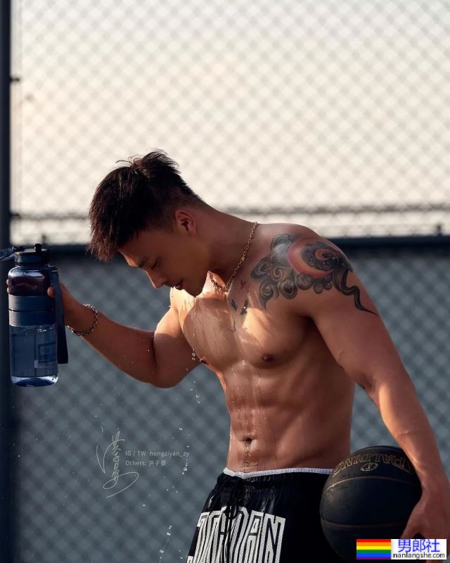 网红帅哥小布被指得HIV，晒试纸想自证清白？做梦！ - 51虹马