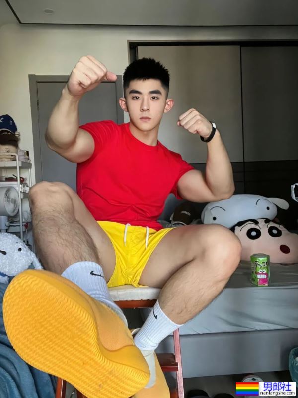 上海童颜巨乳小哥哥，穿灰裤子实力藏不住了！ - 51虹马