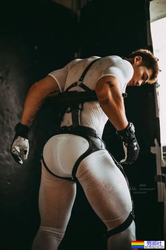 这阳光肌肉m爱了 - 51虹马