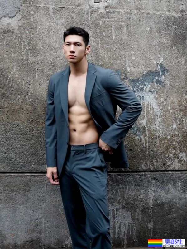 帅气的空少小哥哥 - 51虹马