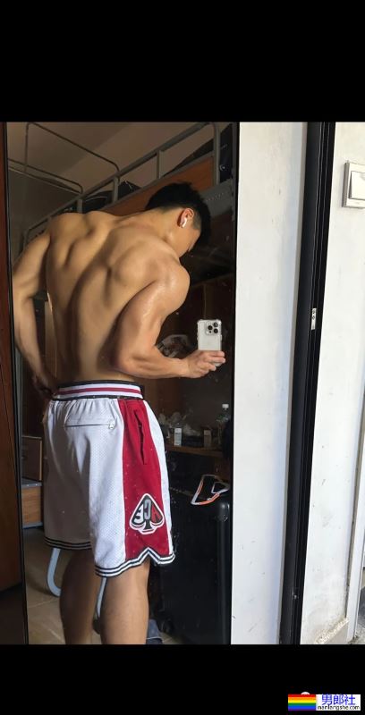 莆田学院的肌肉“男大”，全身汗湿太让人上头了 - 51虹马