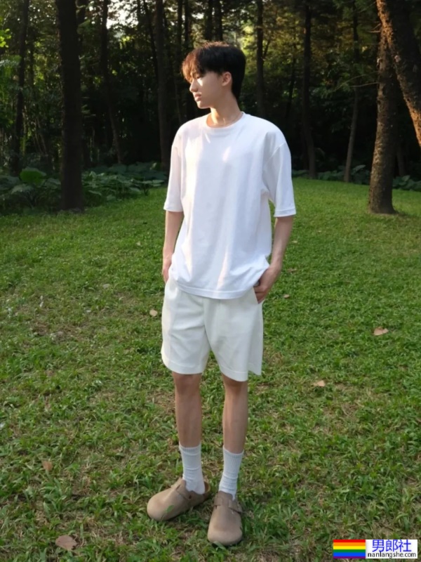 小哥哥面容清秀俊美，肤质白皙 - 51虹马