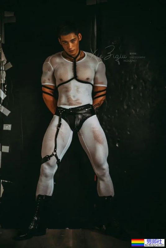 这阳光肌肉m爱了 - 51虹马