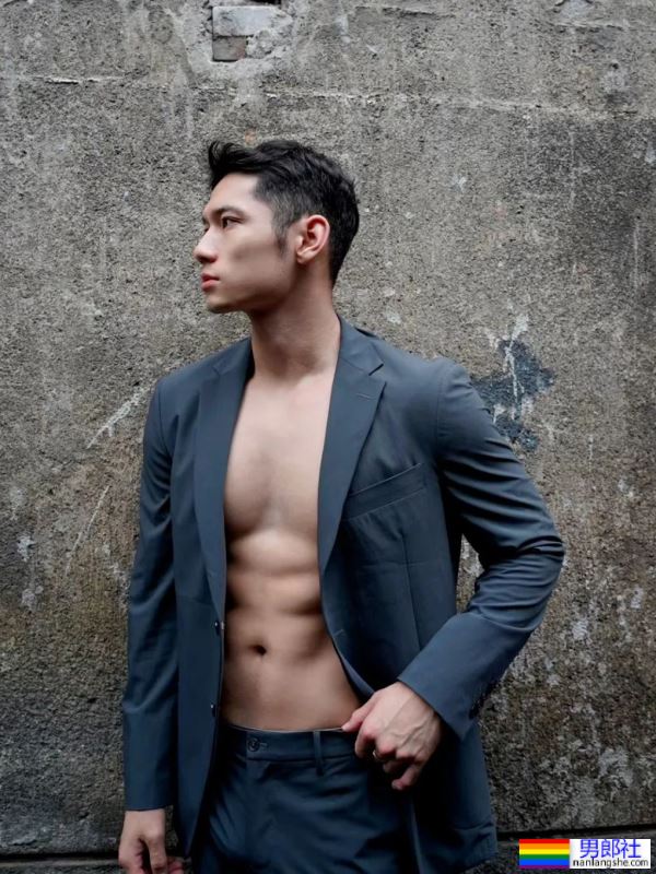 185CM神仙颜值的正装帅哥 - 51虹马