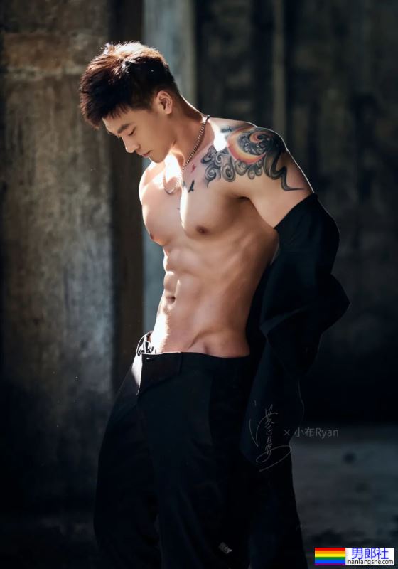 网红帅哥小布被指得HIV，晒试纸想自证清白？做梦！ - 51虹马