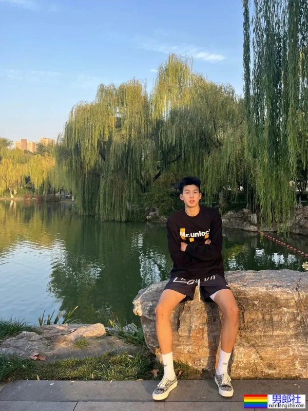 190大长腿帅哥，才19岁哦！ - 51虹马