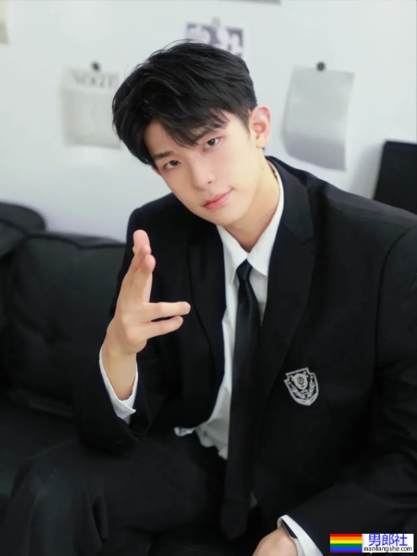 正装哥哥，迷s人 - 51虹马